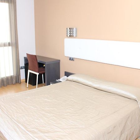 Hotel Ciutat D'Amposta Zimmer foto