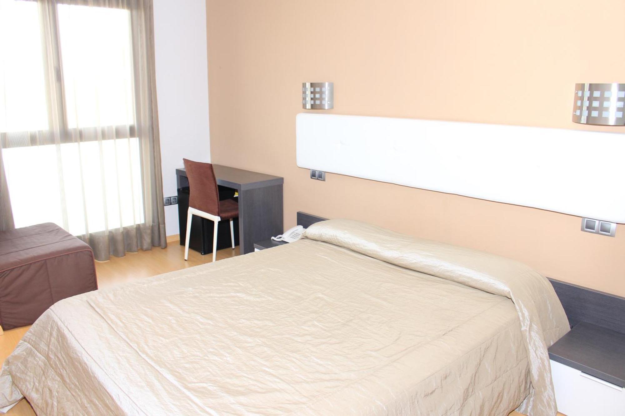 Hotel Ciutat D'Amposta Zimmer foto